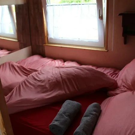 بوتيل Hausboot Bounty *