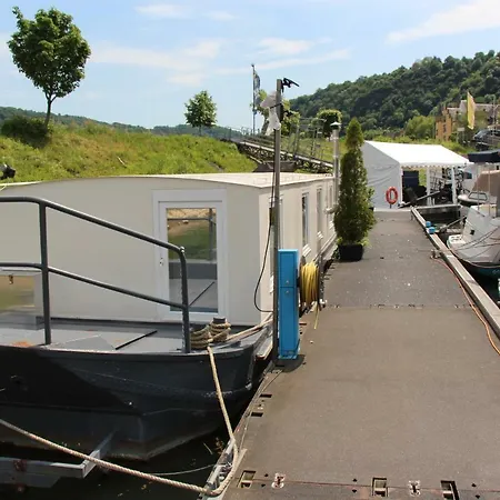 Hausboot Bounty Botel *