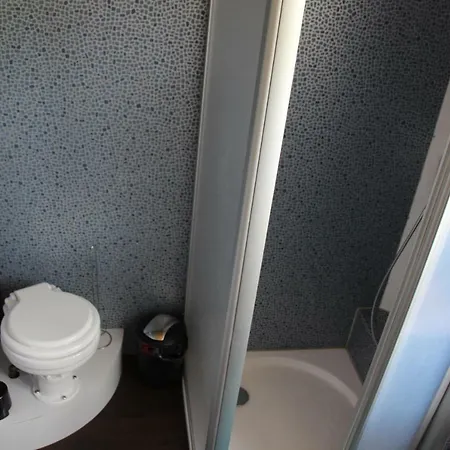 Hausboot Bounty * סנט גואר