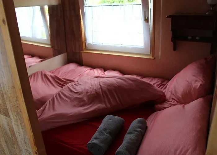 Botel Hausboot Bounty *